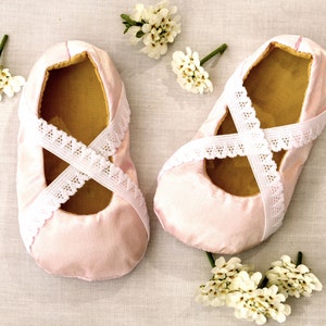 Angelina Ballerina Baby Girl Shoes PDF PATTERN DIY 5 different sizes image 2