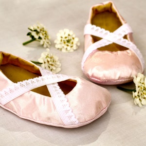 Angelina Ballerina Baby Girl Shoes PDF PATTERN DIY 5 different sizes image 1