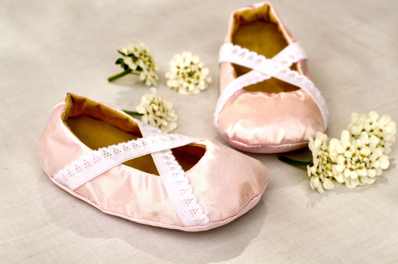 Angelina Ballerina Baby Girl Shoes PDF PATTERN DIY 5 different sizes image 1