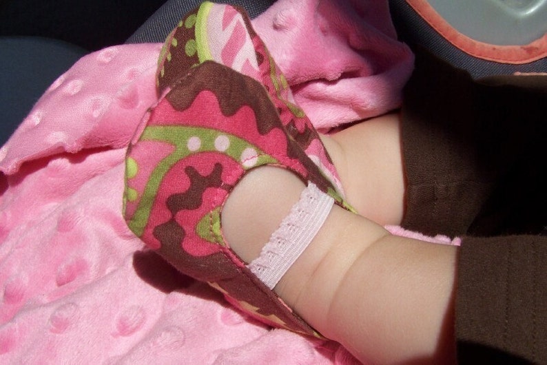 Baby and Toddler Reversible Mary Jane's Baby Shoes PDF PATTERN with 3 strap options/ 5 different sizes image 5