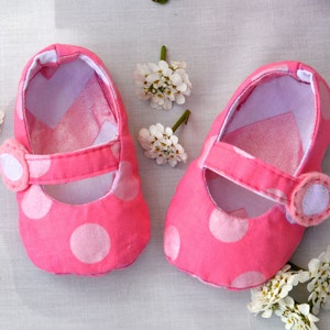 Baby and Toddler Reversible Mary Jane's Baby Shoes-  PDF PATTERN with 3 strap options/ 5 different sizes