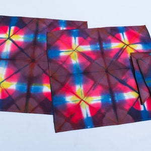 Set of 4 reusable napkins, Itajime Shibori organic cotton napkins, Hand dyed napkins, Tie-dye cotton napkins, Reusable Shibori napkins