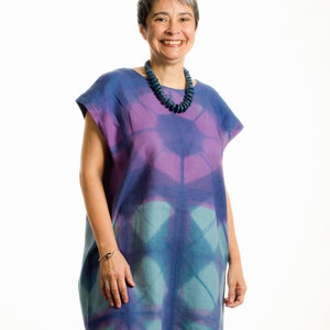 One size linen top, Itajime Shibori linen dress, Hand dyed women&#39;s tunic, Shibori blouse, Tie-dye linen tunic, Blue and purple Shibori dress