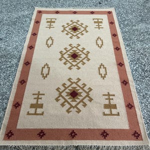 Handgeweven wollen kelimtapijt | 5 x 8 ft beige en terracotta stamtapijt | Boho geometrische flatweave | Etnisch rustiek woondecoratie