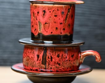 Ręcznie robiony glazurowany czerwony ceramiczny zestaw do kawy: wietnamski filtr Phin i kubek | Naczynia do parzenia kawy metodą slow drip, prezent kawowy do wystroju domu