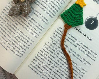 Crochet Christmas Tree Bookmark: Holiday Book Lover Gift