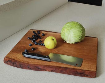 Personalized Live Edge Oak Charcuterie Board: Engraved Wood Serving Tray