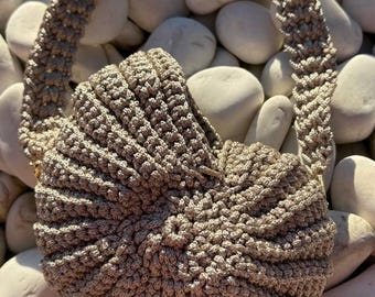 Crochet Seashell Handbag: Boho Beach Purse - Coastal Summer Tote