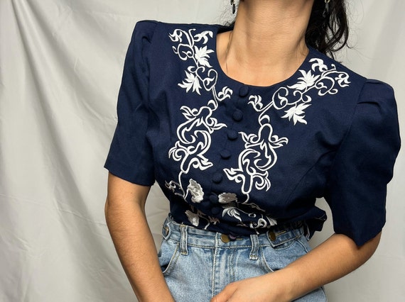 Vintage 1980s Karin stevens blue embroidered shor… - image 3