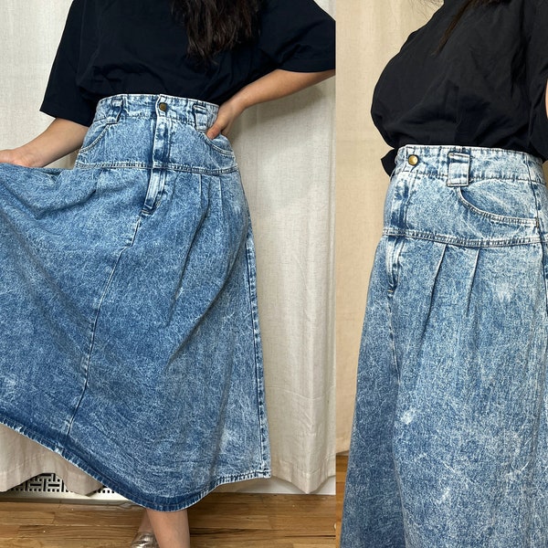 Vintage 1980s denim skirt, acid wash Medium ankle length, flared vtg, retro