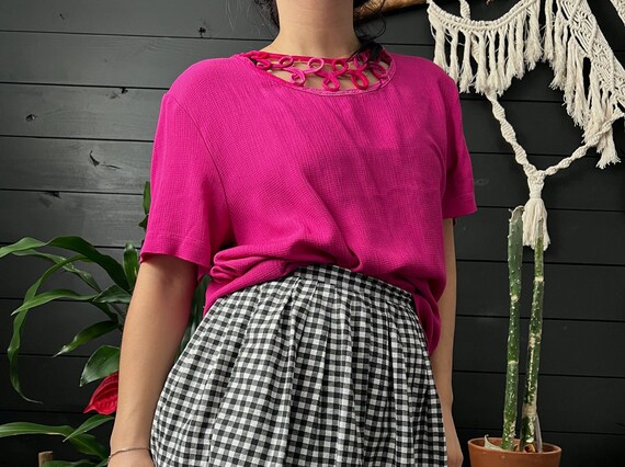 Vintage hot pink embroidered neck short sleeve ma… - image 5