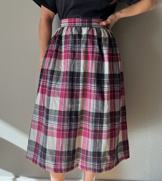Vintage 70s 80s wool plaid skirt, pink black whit… - image 2