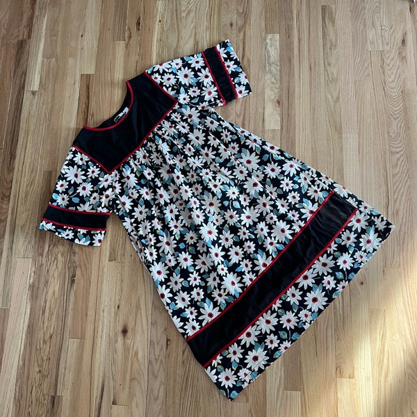 Vintage 80er Jahre florales Mumu Kleid / oversized Hauskleid / kurzärmeliges Komfort-Marktkleid / Boho Vintage