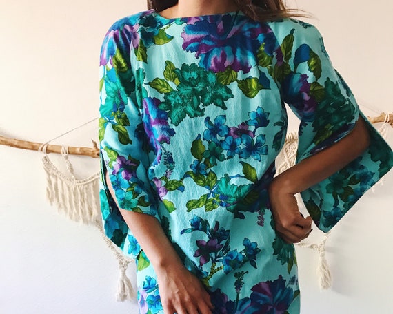 Vintage 60s floral Hawaiian dress, blue green flow