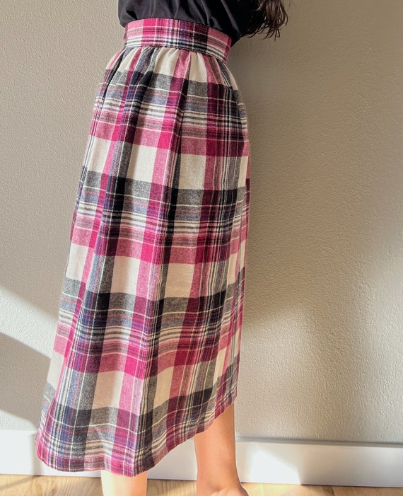 Vintage 70s 80s wool plaid skirt, pink black whit… - image 4