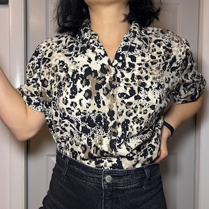 Vintage Y2K Abstract Leopard Button Up Shirt 90s Animal Print Blouse Large