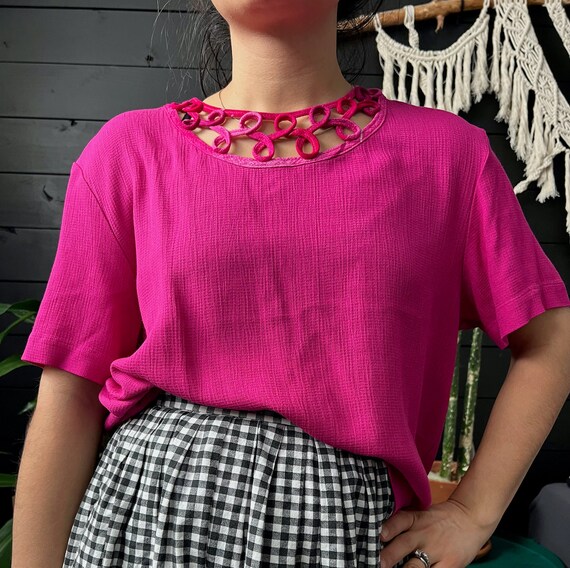 Vintage hot pink embroidered neck short sleeve ma… - image 7