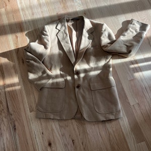 Vintage mens retro market blazer, beige wool, sport coat two button casual jacket Wool Suits USA size 42R