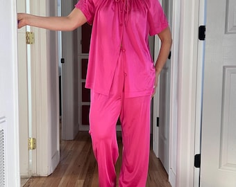 Vintage 80er Jahre Hot Pink Hose und Top Pyjama Set Spitze Details Slinky Large