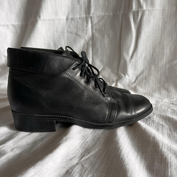 Vintage 1990s Black Leather Lace Up Women Ankle Boots US Women Size 6M Classic