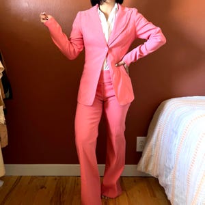 Marynarka w stylu vintage z lat 80. w kolorze różowym, z wysokim stanem i rozkloszowanymi spodniami Barbiecore Boss Babe, rozmiar damski 7