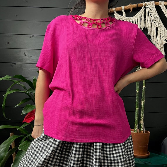 Vintage hot pink embroidered neck short sleeve ma… - image 9