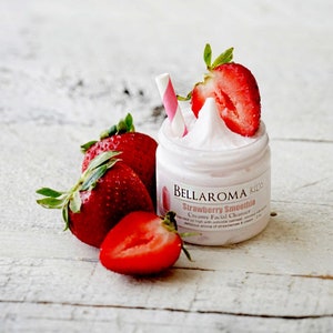 Strawberry Smoothie CREAMY FACIAL CLEANSER