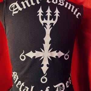 Handgemaakt dissectievest van kunstleer – vest met zwarte metalen band, festivaljack met studs, cadeau alternatieve rockkleding