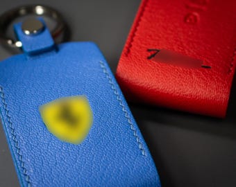 Estuche para llavero Ferrari de cuero hecho a mano