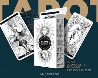 Może przedstawiać: Zestaw 78 kart tarota z czarno-białymi ilustracjami. Karty są przeznaczone do personalizacji. Pudełko jest białe z czarnym tekstem i ilustracjami słońca i księżyca.
