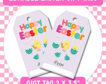Könnte beinhalten: Zwei druckbare Ostergeschenkanhänger mit lila Hintergrund und buntem Text, der "Frohe Ostern" lautet. Die Anhänger zeigen ein Cartoon-Küken, das eine Karotte hält, und ein Häschen, das ein Ei hält. Die Anhänger sind 2 Zoll mal 3,5 Zoll groß.