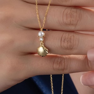 Sea Shell Necklace With Pearl, Dainty Coastal Pendant Gift, Ocean Charm Pendant, Summer Minimalist Jewelry, Freshwater Pearl Jewelry For Her