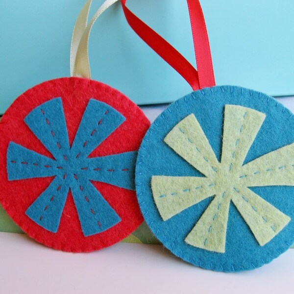 Snowflake Christmas Ornament Set - Felt Ornaments - Holiday Decoration - Hand-stitched folk art