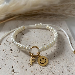 Personalisiertes Buchstaben Armband – Freundschaftsarmband mit Initiale – Edelstahl Makramee Armband mit Anhänger