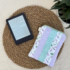 Kindle Hülle gepolstert – Patchwork E-Reader Schutzhülle Mint  -Lavendel für Kindle, Tolino - Kobo – Handmade Geschenk für Buchliebhaber