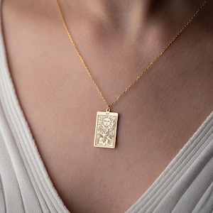 Collier délicat avec breloques en argent carte de tarot, collier carte de tarot personnalisé, collier astrologie, bijoux spirituels, cadeau pour elle, bijoux minimalistes