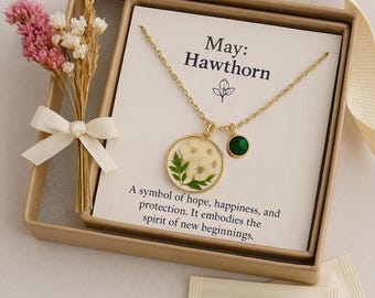 Personalized Birth Flower Necklace Gift Set: Pressed Flower Jewelry