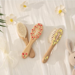 Personalized Birth Flower Baby Hairbrush, Custom Floral Brush with Name,Birthday Gift,New Parents Gift, Baby Shower Gift,Custom Wooden Brush