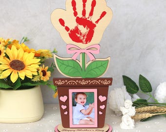 Personalized Mother’s Day Handprint Flower Sign, DIY First Mother's Day Handprint Sign, Mother's Day Sign, Gift For Mom