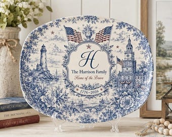 Bandeja de servir personalizada con nombre familiar y temática patriótica estadounidense (250 unidades) – Diseño Blue Toile 1776-2026, ideal para la celebración del 4 de julio.
