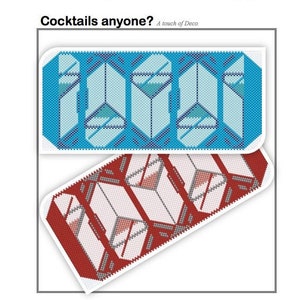 Op de afbeelding: Een peyote-steek kralenpatroon voor een armband of bladwijzer. Het patroon heeft een geometrisch ontwerp met een blauw-wit kleurenschema. De tekst "Cocktails anyone? A touch of Deco" is opgenomen in de afbeelding.