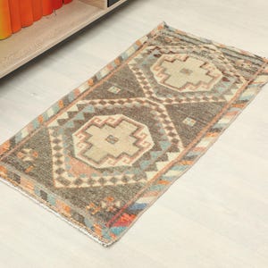 2x3 Small Brown Beige Rug, Turkish Door mat,Mini Turkish Rug, 2x3 Turkish Rug,Vintage Bath Mat,Kitchen, Bathroom,Entry Small Rug, 1.7x3.4 Ft