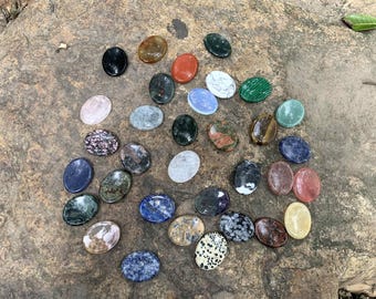 Natural Crystal Worry Stone, Pocket Palm Healing Stone for Stress Relief, Anxiety, Meditation, and Reiki Energy