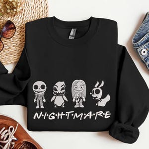 Koszula z haftem Halloween Nightmare Friends, Koszula z postaciami z horroru, Vintage Halloween Design, Koszula z horroru, Upiorny prezent na sezon