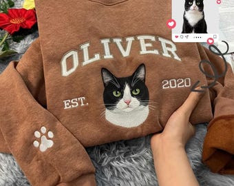 Custom Cat Dog Mom Embroidered Sweatshirt, Custom Cat Est Hoodie, Personalized Cat Lover Gifts, Shirt Pet Portrait Gift, Birthday Gift