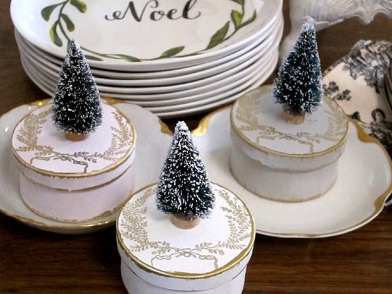 PERSONALISED CHRISTMAS EVE GIFT BOX XMAS WREATHPARTY BAG TABLE FAVOUR