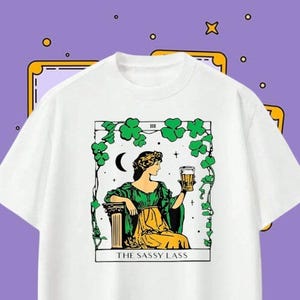 Camiseta divertida del día de San Patricio, camiseta irlandesa, camiseta de la carta del tarot The Sassy Lass, camiseta de la suerte, camiseta de trébol, carta del tarot, regalo del día de San Patricio