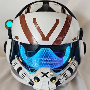 Titanfall 2 Viper Helmet + Body armor