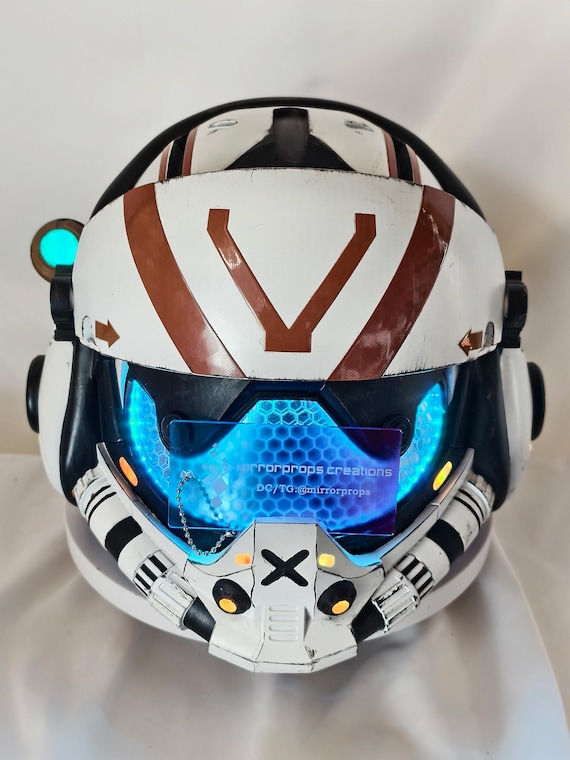 タイタンフォール ヘルメット　ライト付き Titanfall 2 ヴァイパーヘルメット + ボディアーマー - Etsy 日本