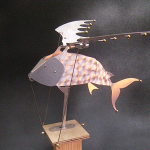 Flying fish automaton
